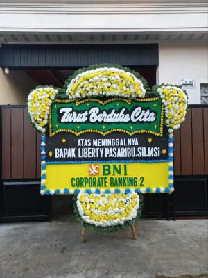 Papan Bunga Duka di Susukan