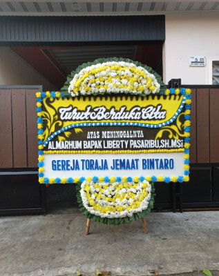 Papan Bunga Duka di Susukan