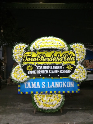 Papan Bunga Duka di Susukan